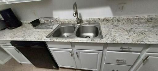 For Rent: $2,395 (2 beds, 1 baths, 1142 Square Feet)