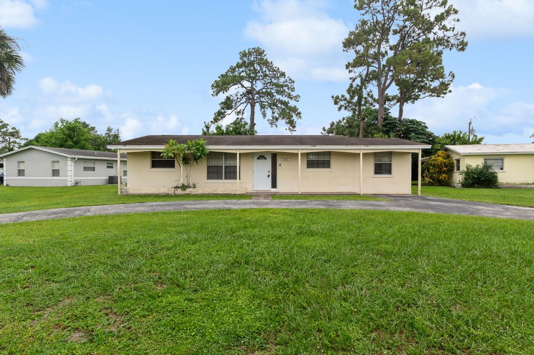 For Sale: $415,000 (3 beds, 2 baths, 1555 Square Feet)