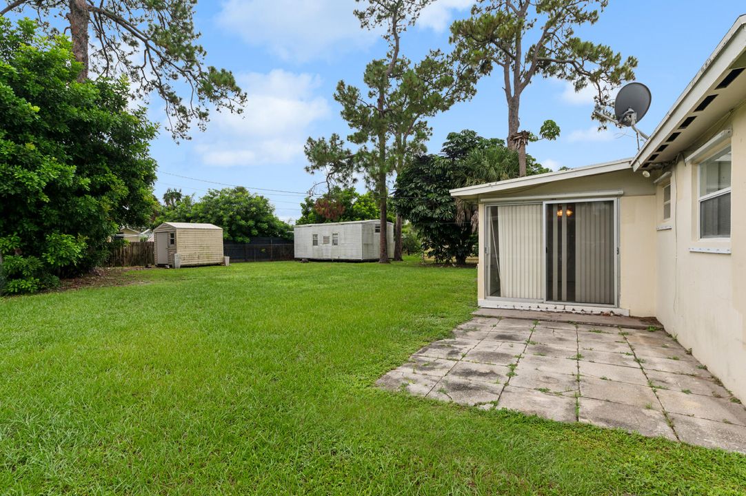 For Sale: $415,000 (3 beds, 2 baths, 1555 Square Feet)