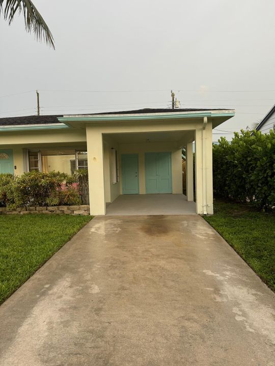 For Rent: $2,950 (2 beds, 1 baths, 761 Square Feet)