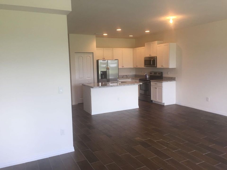 For Rent: $2,750 (3 beds, 2 baths, 1537 Square Feet)