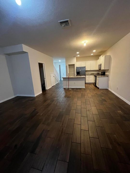 For Rent: $2,750 (3 beds, 2 baths, 1537 Square Feet)