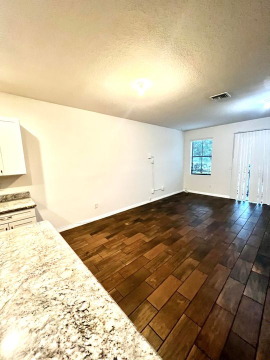 For Rent: $2,750 (3 beds, 2 baths, 1537 Square Feet)