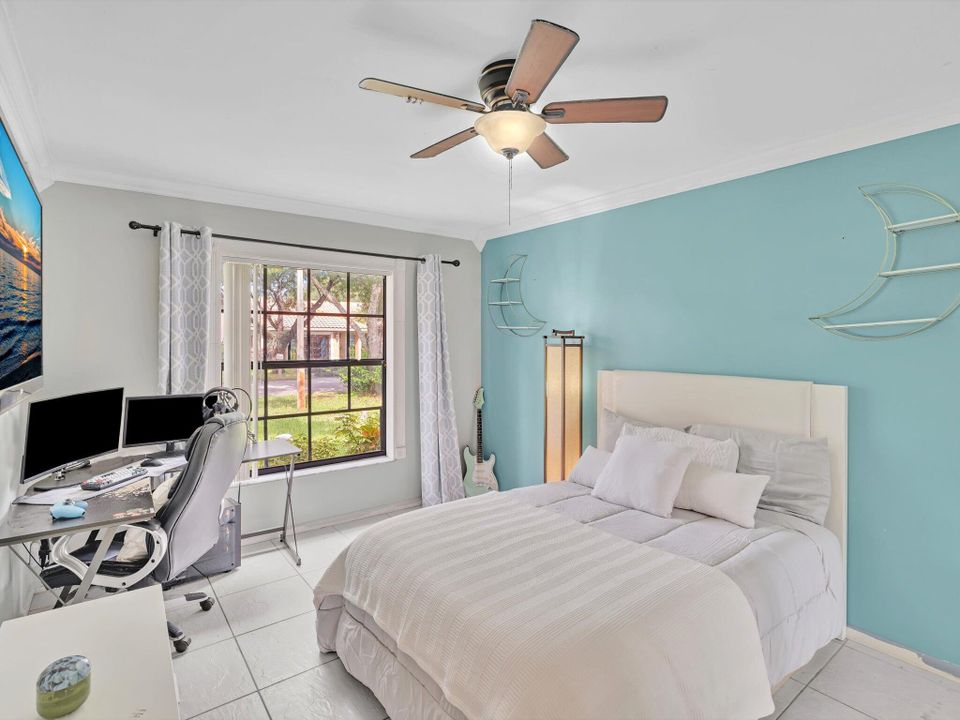 For Sale: $780,000 (4 beds, 2 baths, 2220 Square Feet)