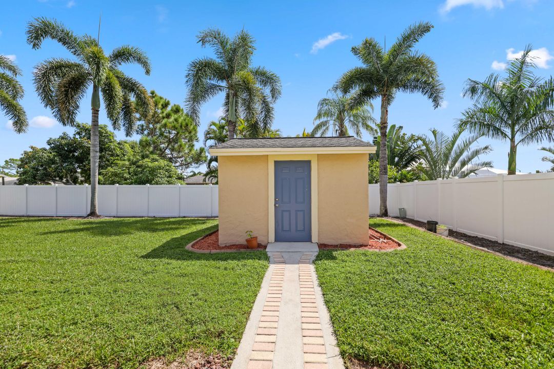 For Sale: $560,000 (3 beds, 2 baths, 1438 Square Feet)