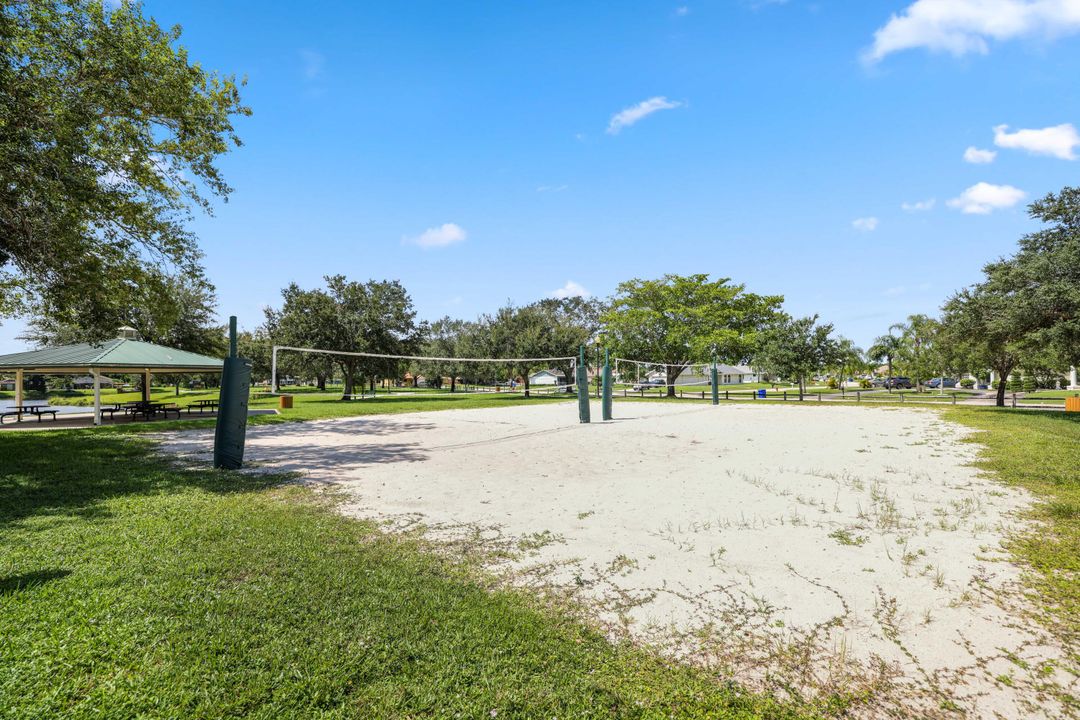 For Sale: $560,000 (3 beds, 2 baths, 1438 Square Feet)