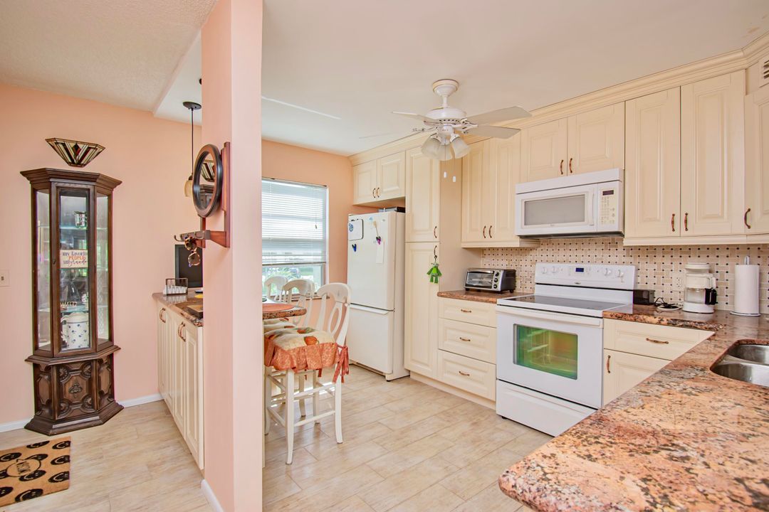 For Sale: $264,900 (2 beds, 2 baths, 1198 Square Feet)