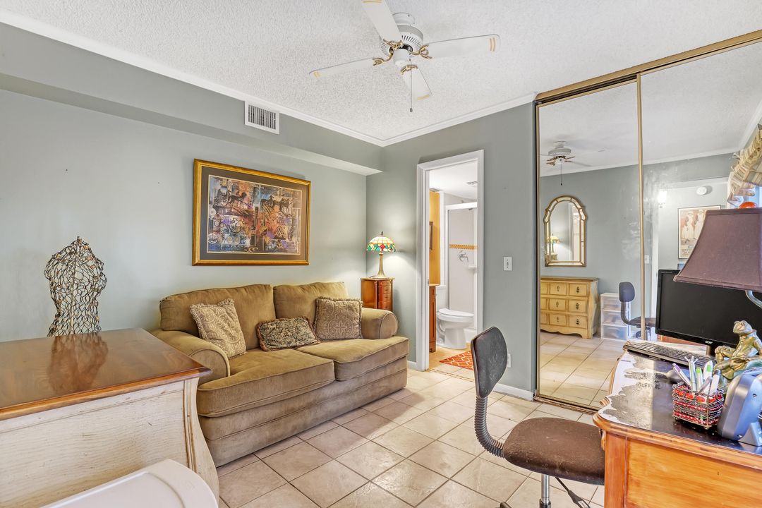 For Sale: $295,000 (2 beds, 2 baths, 1218 Square Feet)