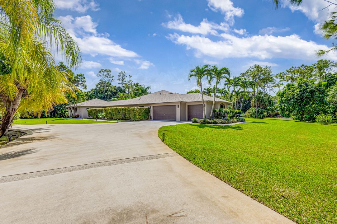 For Sale: $1,900,000 (4 beds, 3 baths, 2977 Square Feet)