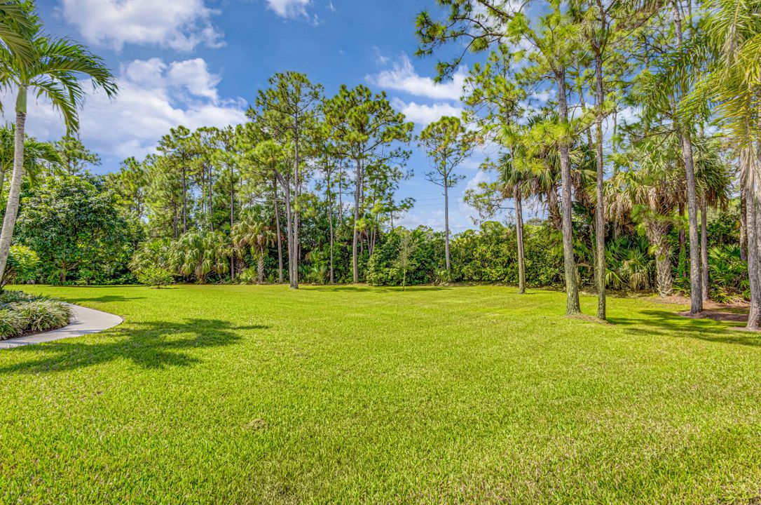 For Sale: $1,900,000 (4 beds, 3 baths, 2977 Square Feet)