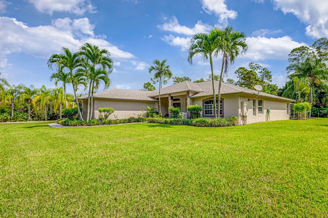 For Sale: $1,900,000 (4 beds, 3 baths, 2977 Square Feet)