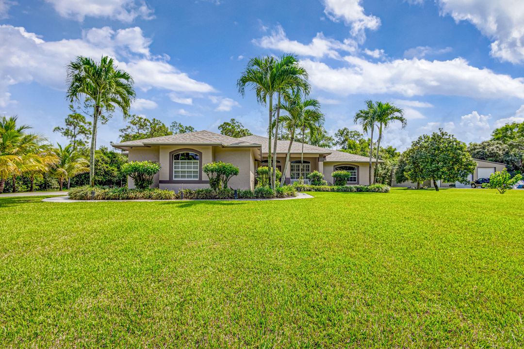 For Sale: $1,900,000 (4 beds, 3 baths, 2977 Square Feet)