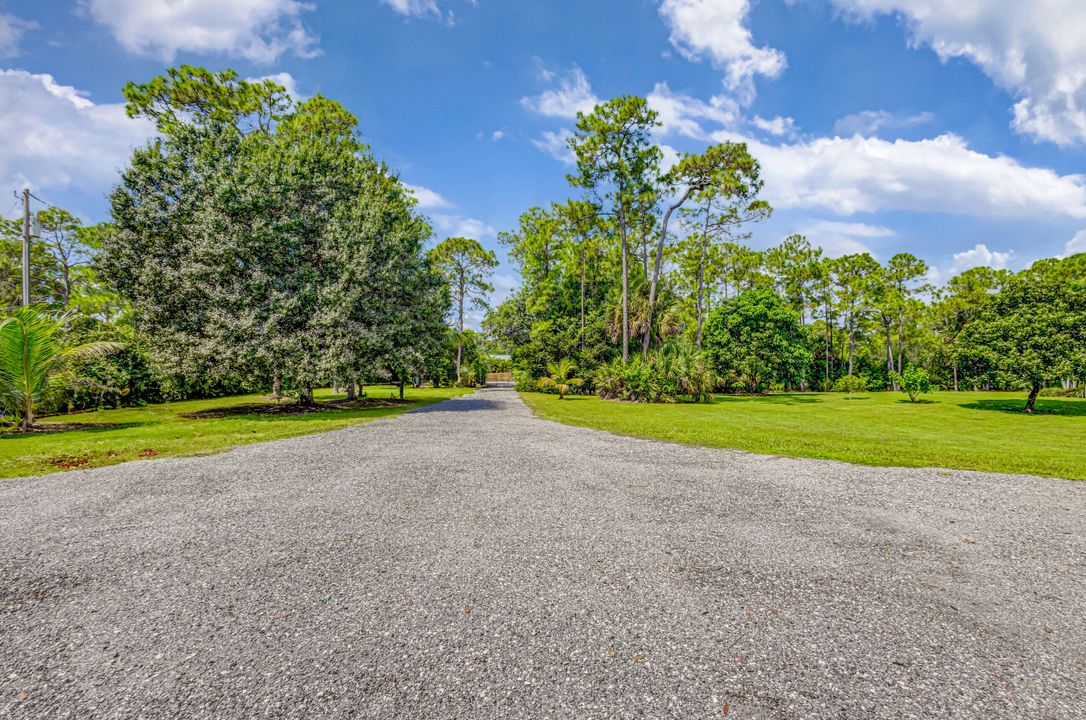 For Sale: $1,900,000 (4 beds, 3 baths, 2977 Square Feet)