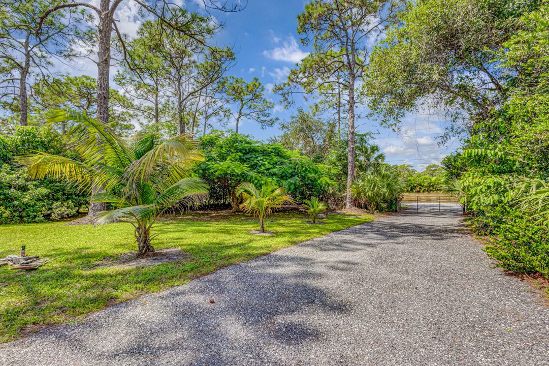 For Sale: $1,900,000 (4 beds, 3 baths, 2977 Square Feet)