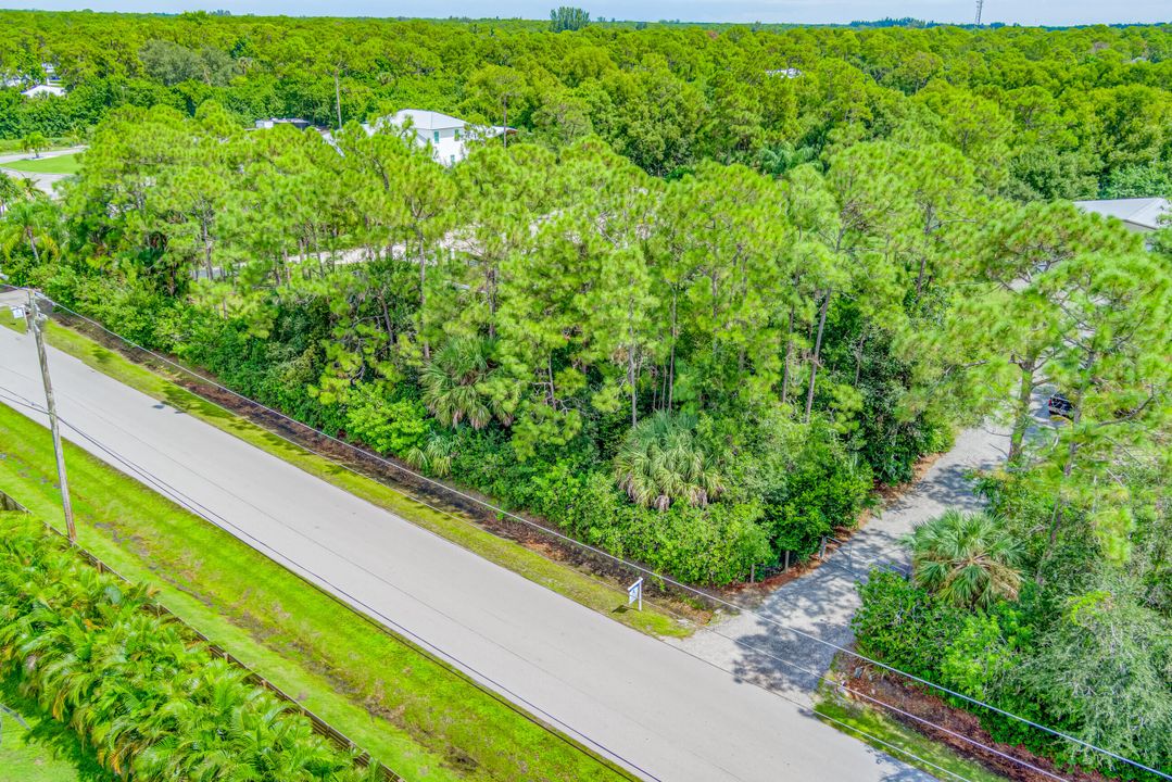 For Sale: $1,900,000 (4 beds, 3 baths, 2977 Square Feet)