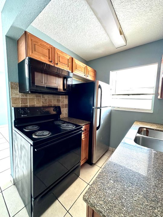 For Rent: $1,775 (1 beds, 1 baths, 650 Square Feet)