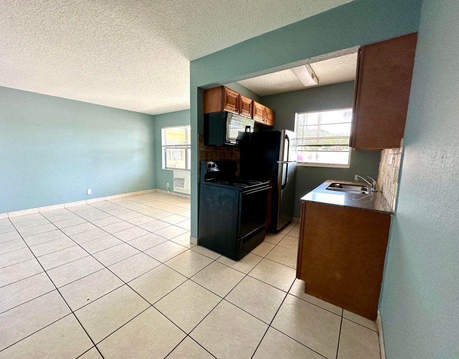 For Rent: $1,775 (1 beds, 1 baths, 650 Square Feet)