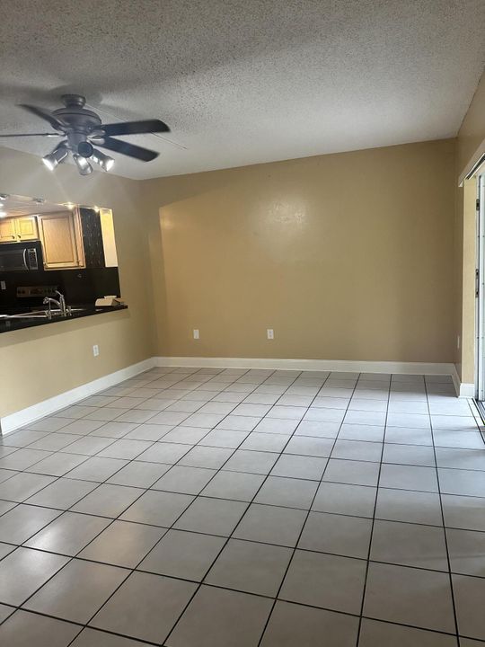 For Rent: $2,600 (3 beds, 2 baths, 1500 Square Feet)