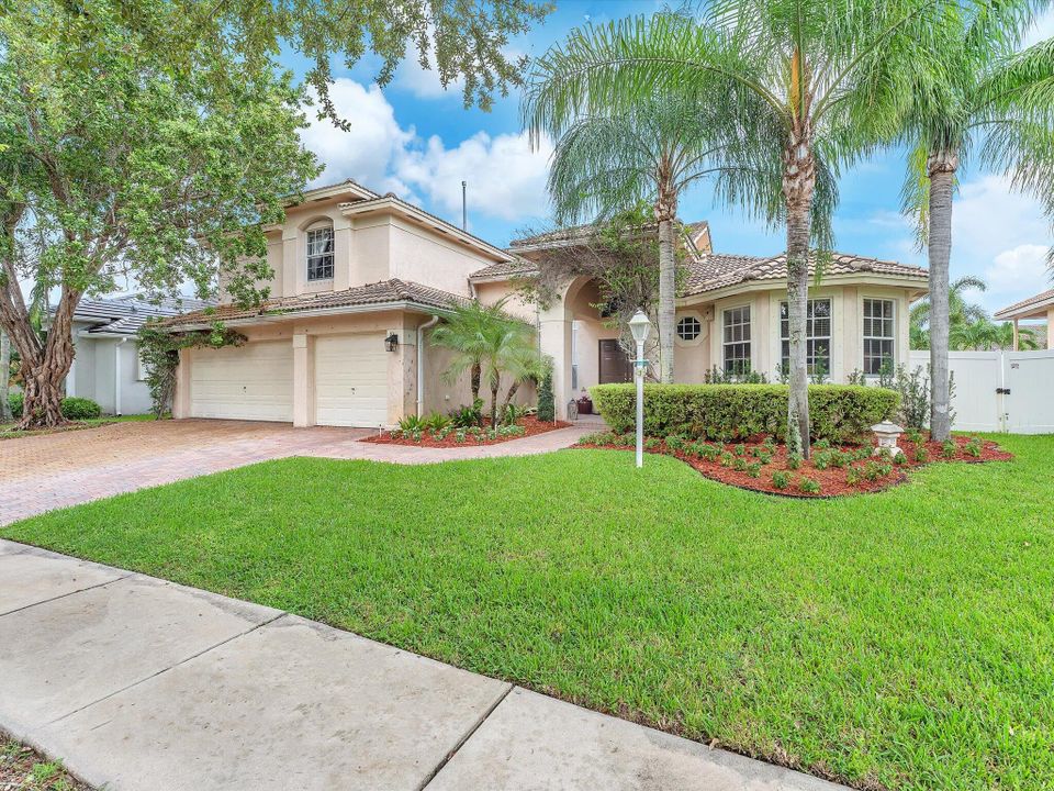 For Sale: $1,400,000 (4 beds, 3 baths, 3345 Square Feet)