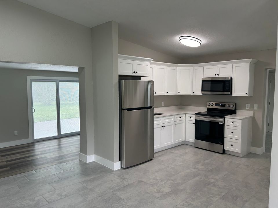 For Sale: $329,000 (3 beds, 2 baths, 1334 Square Feet)