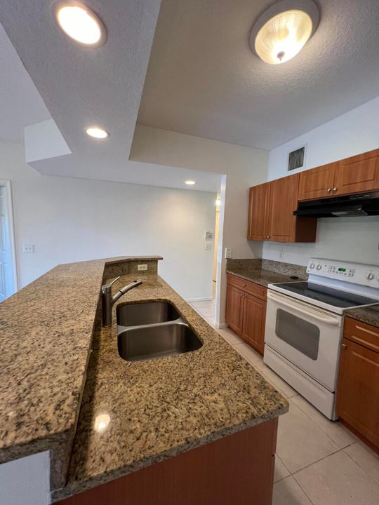 Active With Contract: $2,250 (3 beds, 2 baths, 1061 Square Feet)