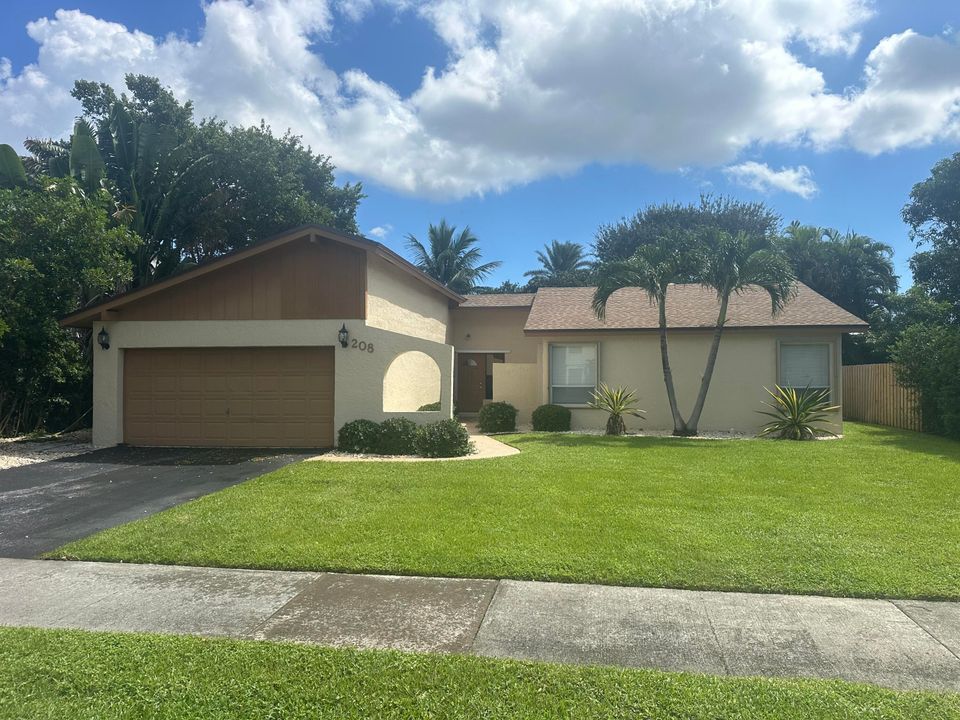 For Sale: $569,000 (3 beds, 2 baths, 1663 Square Feet)