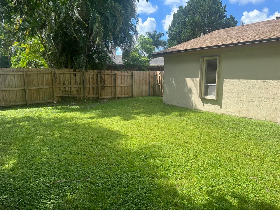 For Sale: $569,000 (3 beds, 2 baths, 1663 Square Feet)