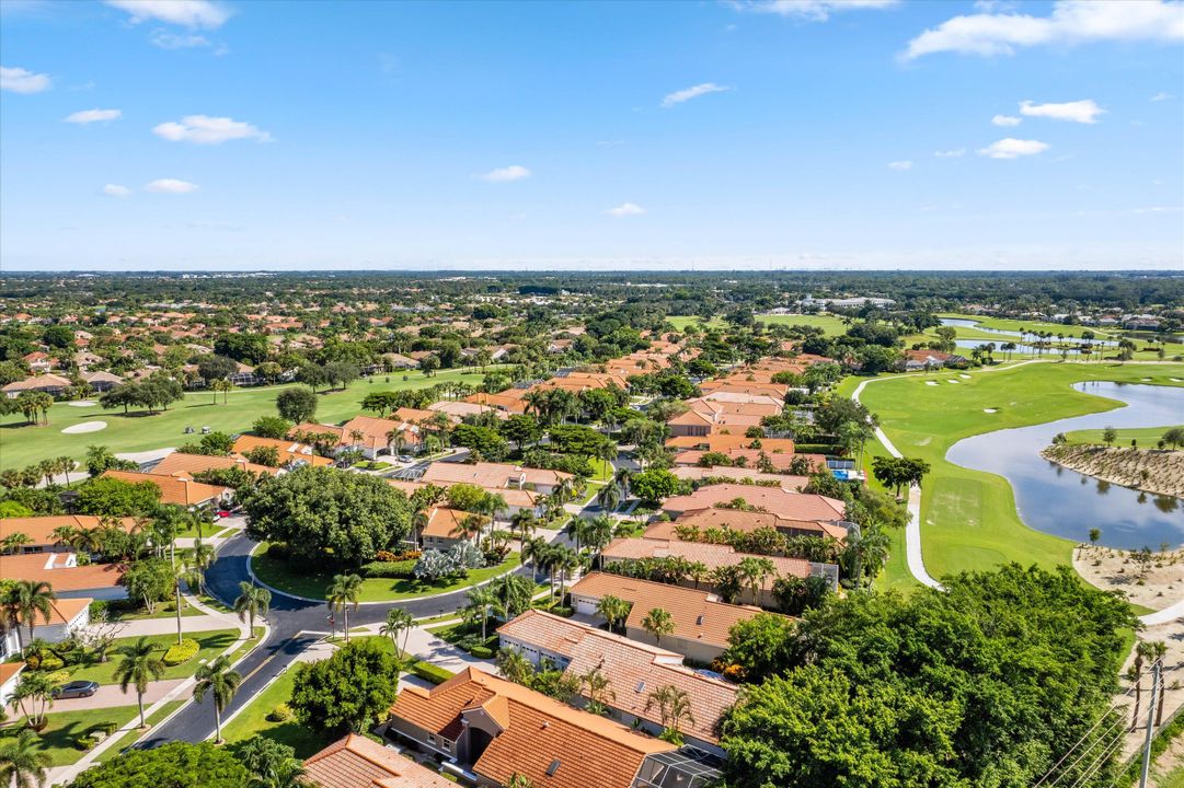 For Sale: $545,000 (3 beds, 3 baths, 2595 Square Feet)