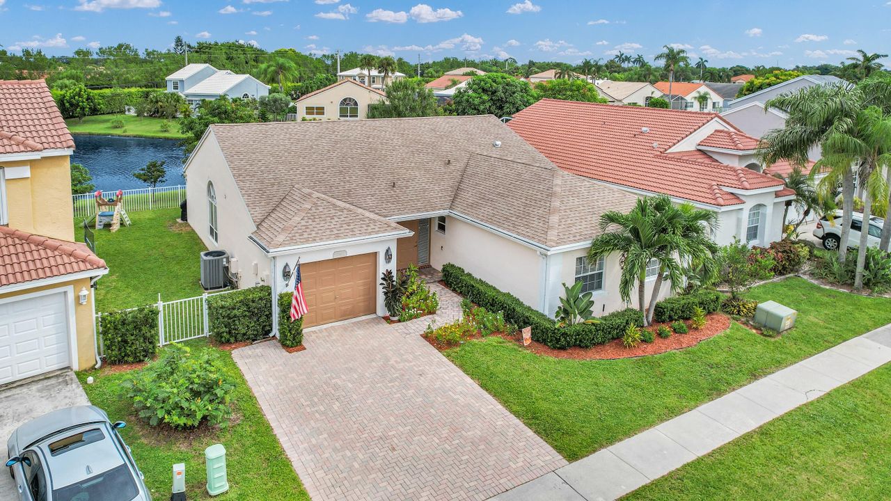 For Sale: $689,000 (3 beds, 2 baths, 1984 Square Feet)