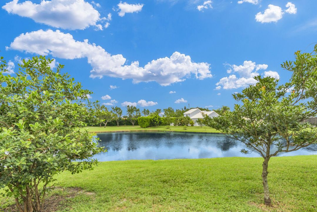 For Sale: $689,000 (3 beds, 2 baths, 1984 Square Feet)