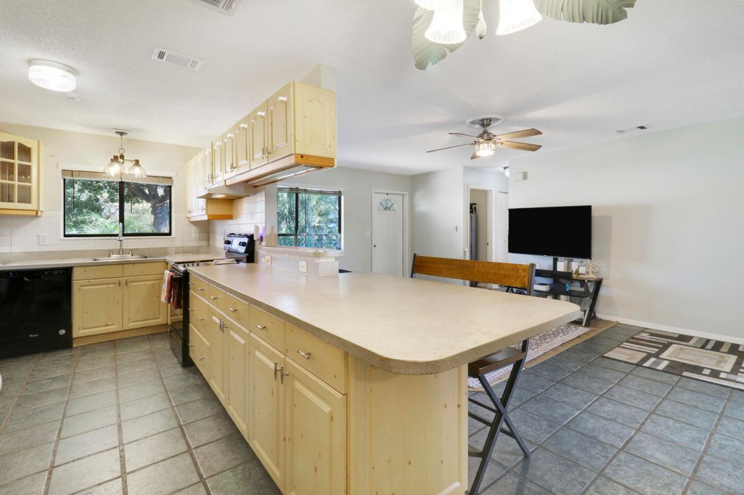 For Sale: $414,000 (4 beds, 2 baths, 1434 Square Feet)