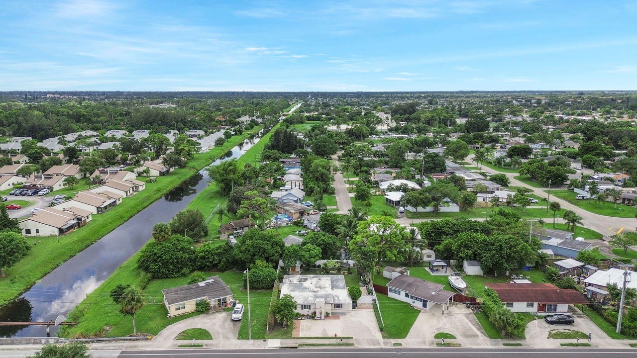 For Sale: $435,000 (3 beds, 2 baths, 1147 Square Feet)