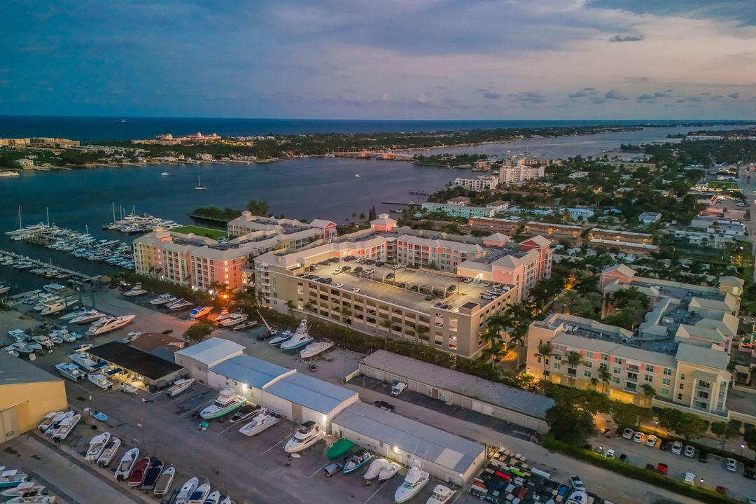 For Sale: $315,000 (3 beds, 2 baths, 1676 Square Feet)