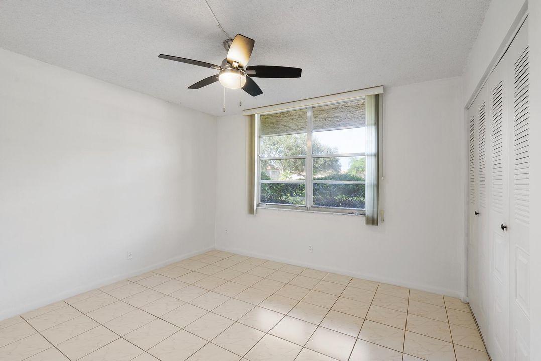 Active With Contract: $195,900 (2 beds, 2 baths, 1006 Square Feet)