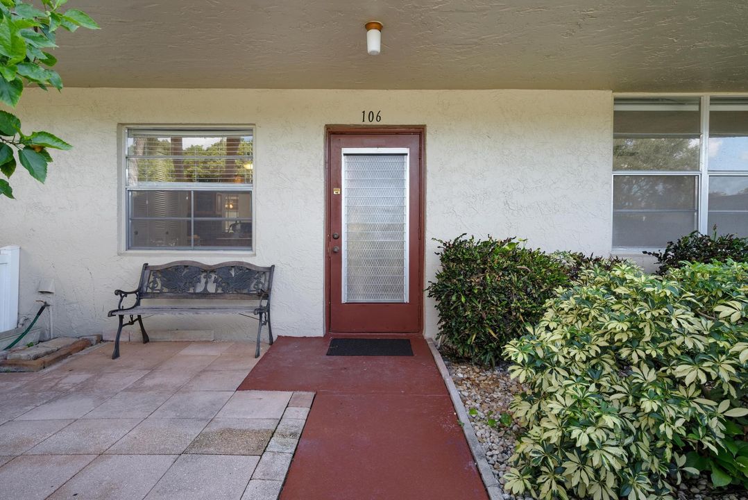 Active With Contract: $195,900 (2 beds, 2 baths, 1006 Square Feet)