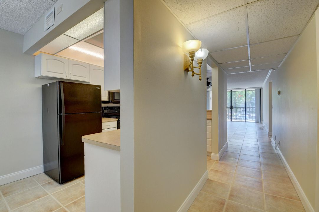 For Sale: $369,900 (2 beds, 2 baths, 1130 Square Feet)