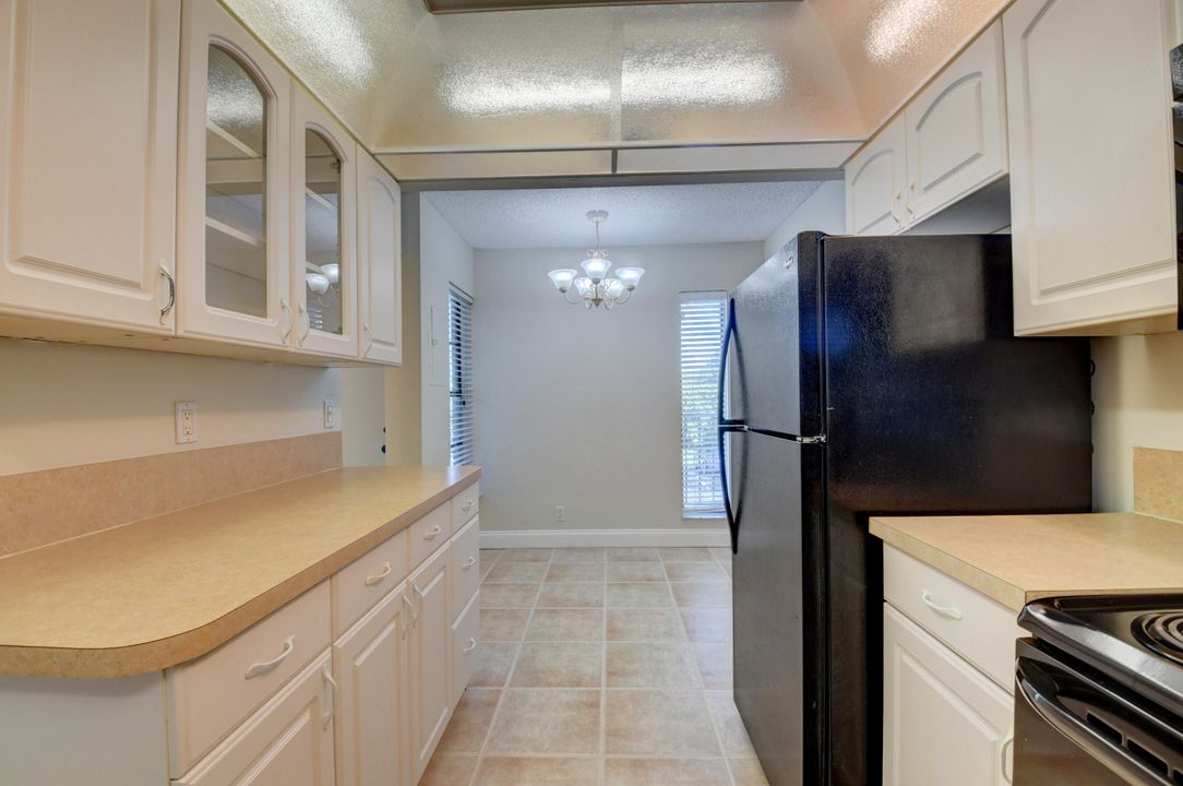 For Sale: $369,900 (2 beds, 2 baths, 1130 Square Feet)