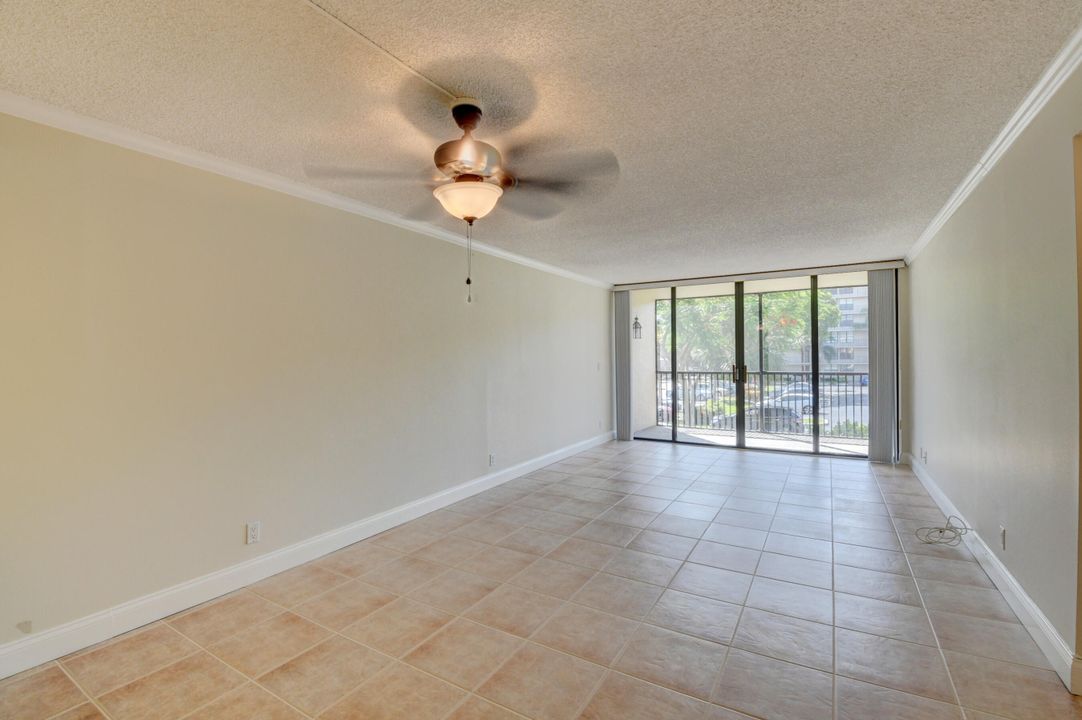 For Sale: $369,900 (2 beds, 2 baths, 1130 Square Feet)