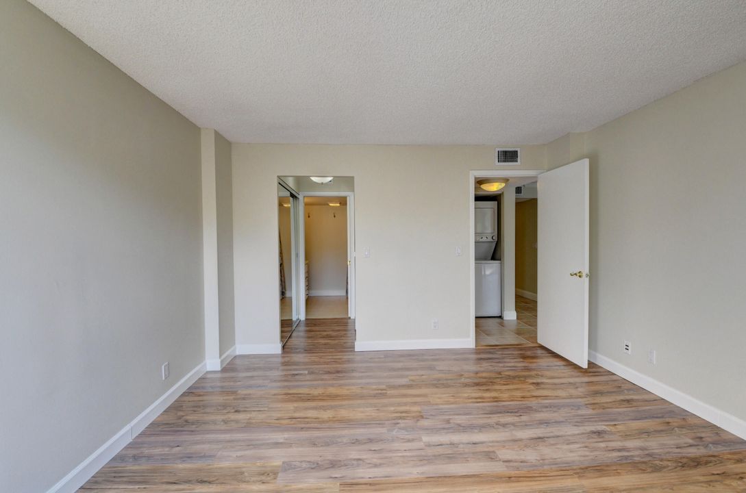 For Sale: $369,900 (2 beds, 2 baths, 1130 Square Feet)