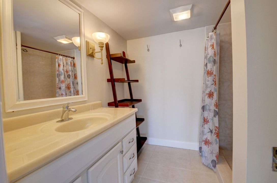 For Sale: $369,900 (2 beds, 2 baths, 1130 Square Feet)