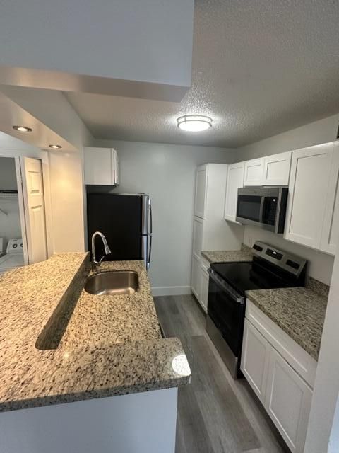 For Sale: $225,000 (2 beds, 1 baths, 800 Square Feet)