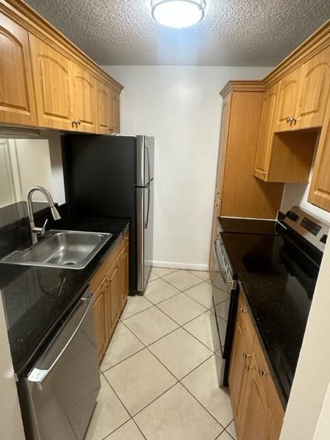 For Sale: $219,000 (2 beds, 1 baths, 800 Square Feet)