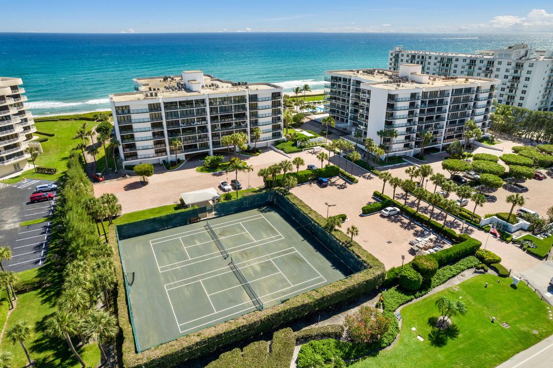 For Sale: $1,595,000 (3 beds, 2 baths, 2089 Square Feet)