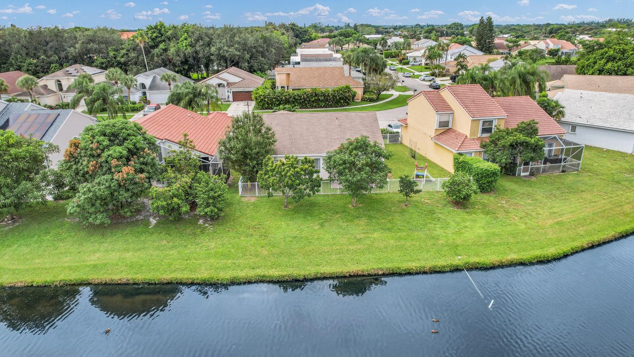 For Sale: $689,000 (3 beds, 2 baths, 1984 Square Feet)