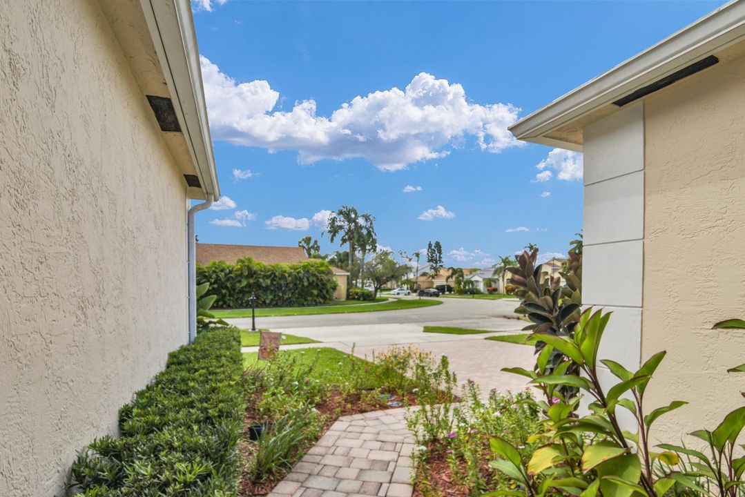 For Sale: $689,000 (3 beds, 2 baths, 1984 Square Feet)