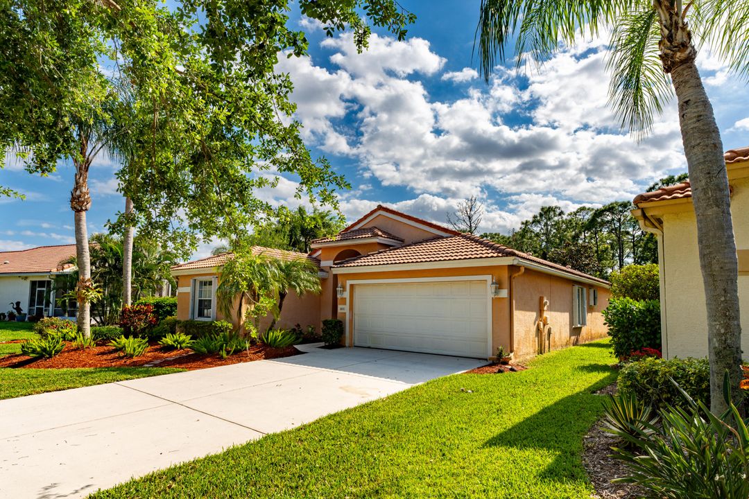 For Sale: $515,000 (3 beds, 2 baths, 2008 Square Feet)