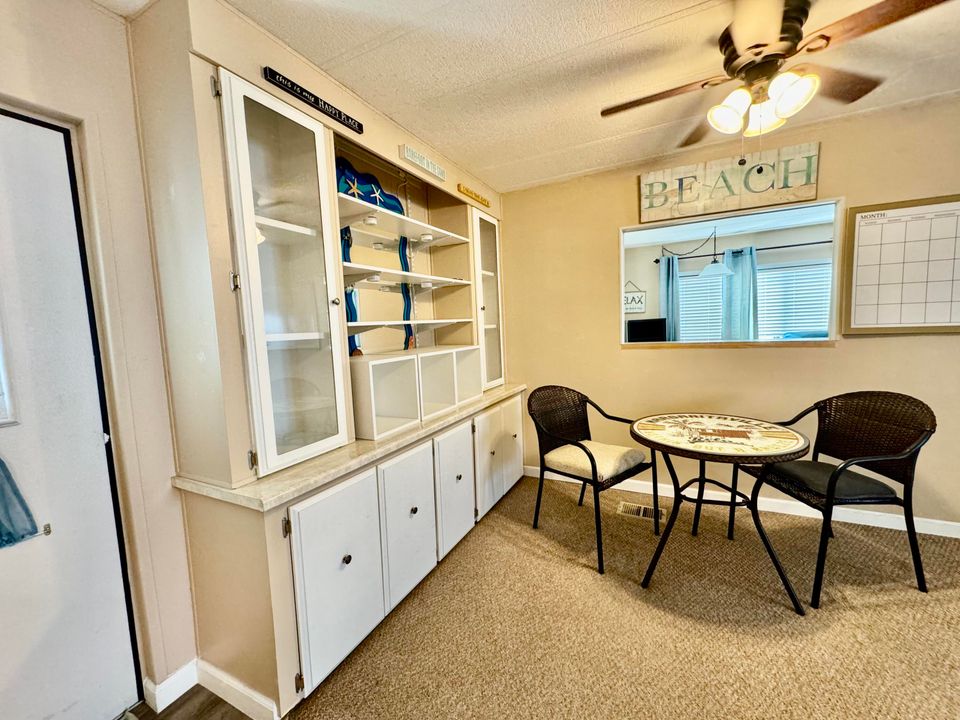 For Sale: $139,999 (2 beds, 2 baths, 1228 Square Feet)