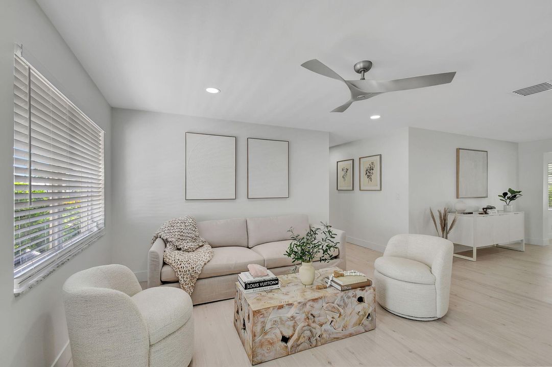 For Sale: $438,000 (2 beds, 2 baths, 1317 Square Feet)