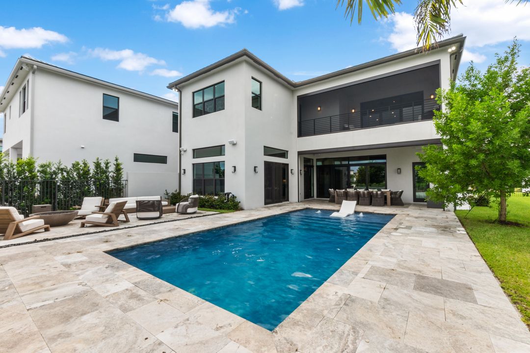 Active With Contract: $3,495,000 (7 beds, 8 baths, 5792 Square Feet)