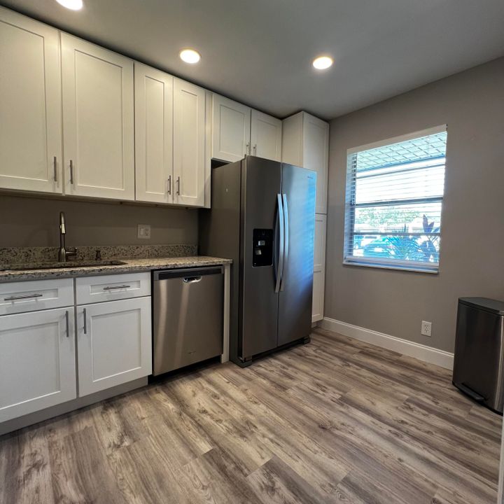 For Rent: $2,100 (2 beds, 2 baths, 1000 Square Feet)